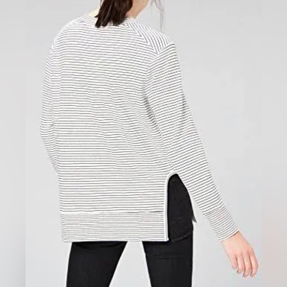 Daily Ritual Women's Long-Sleeve Crewneck Sweatshirt with Side Cutouts size M - Picture 5 of 12